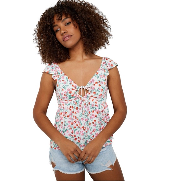Ardene Strawberry Floral Babydoll‎ Tank Keyhole Tie Front Ruffles White Red XS - Picture 1 of 8